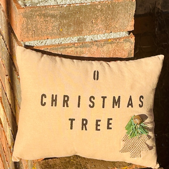 *O Christmas Tree Primitive Pillow - Picture 7 of 13
